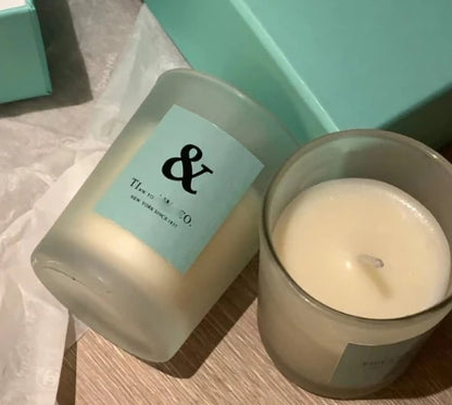 Home living room bedroom decorations, gifts for girlfriends, bridesmaids, festive atmosphere, candles
